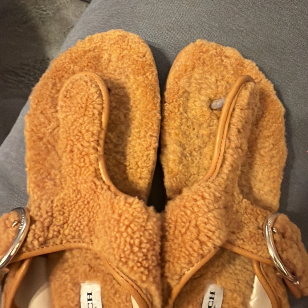 Coach Hollie Shearling Orange Flip Flops Gold Buckle 9B - Picture 7 of 7